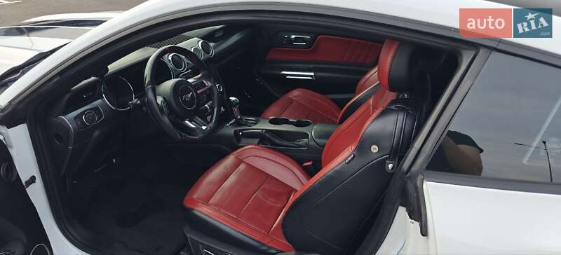 Купе Ford Mustang 2016 в Львове