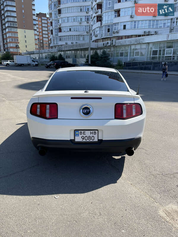 Купе Ford Mustang 2010 в Николаеве
