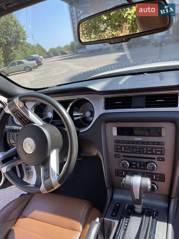 Купе Ford Mustang 2010 в Николаеве