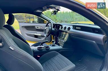 Купе Ford Mustang 2014 в 