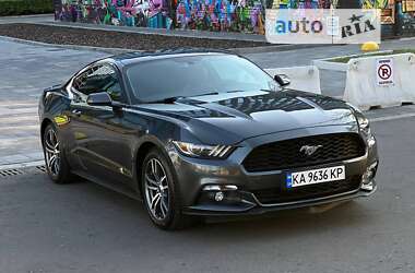 Купе Ford Mustang 2016 в Києві