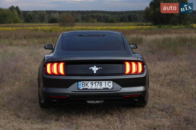 Купе Ford Mustang 2018 в Киеве