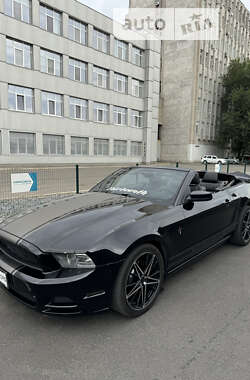 Кабріолет Ford Mustang 2012 в Дніпрі