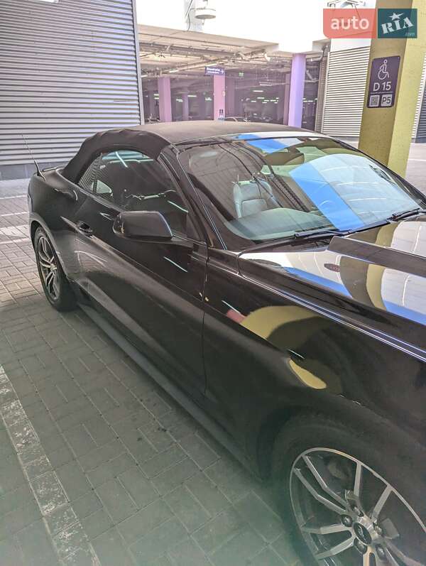 Кабриолет Ford Mustang 2016 в Киеве