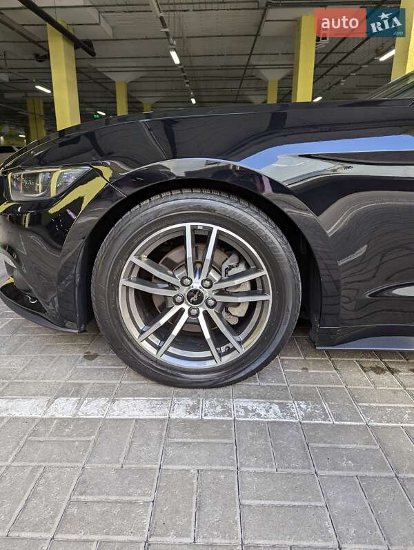 Кабриолет Ford Mustang 2016 в Киеве