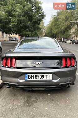 Купе Ford Mustang 2021 в 