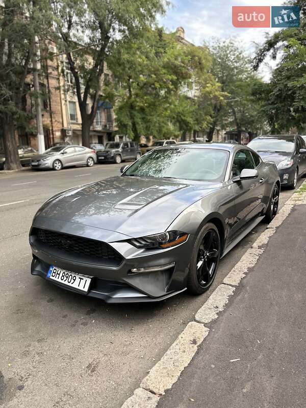 Купе Ford Mustang 2021 в 