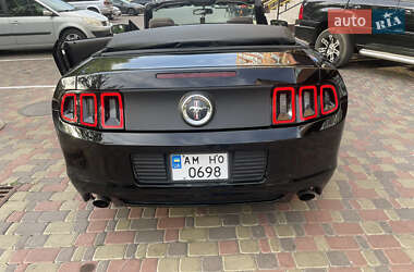 Кабриолет Ford Mustang 2012 в 