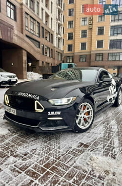 Купе Ford Mustang 2016 в Киеве