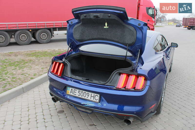 Купе Ford Mustang 2015 в Дніпрі