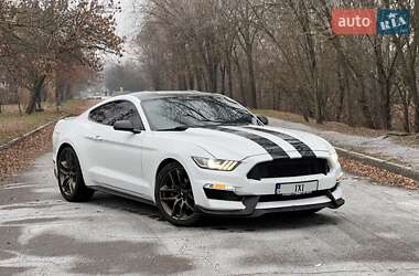 Купе Ford Mustang 2015 в Смілі