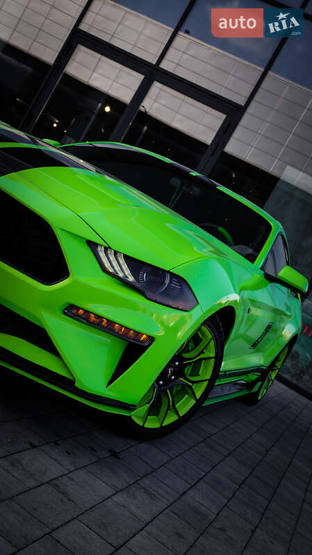Купе Ford Mustang 2018 в Львове