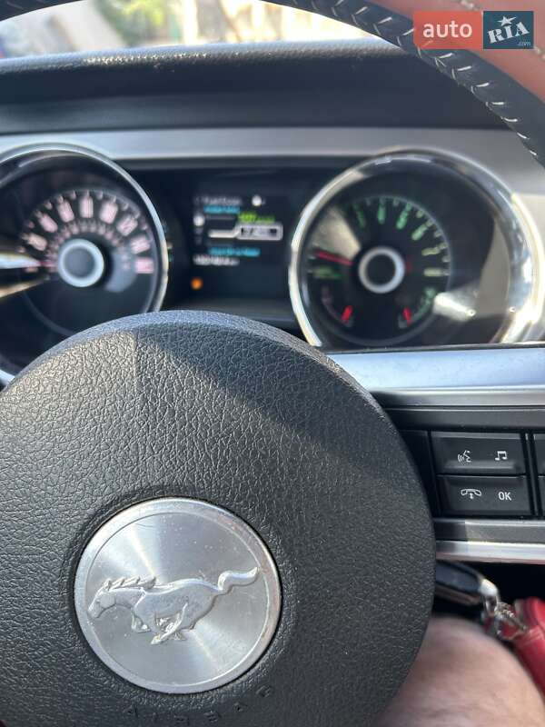 Кабриолет Ford Mustang 2014 в Киеве