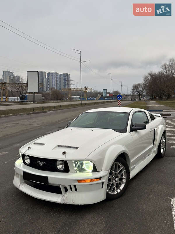 Купе Ford Mustang 2008 в Києві