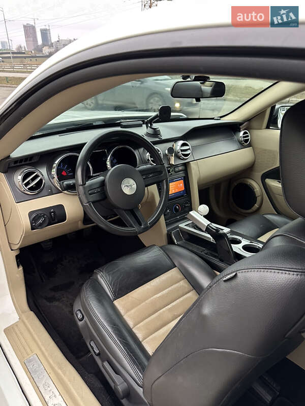Купе Ford Mustang 2008 в Києві