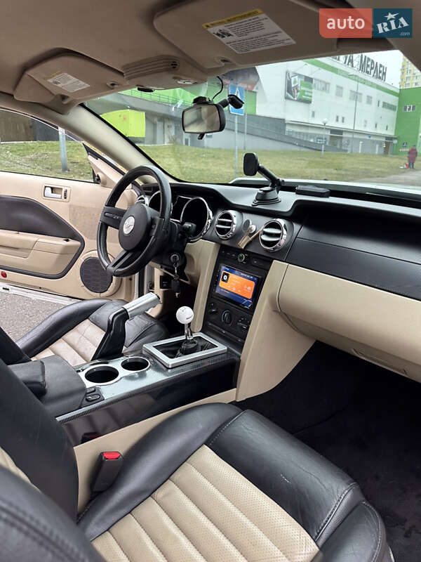 Купе Ford Mustang 2008 в Києві