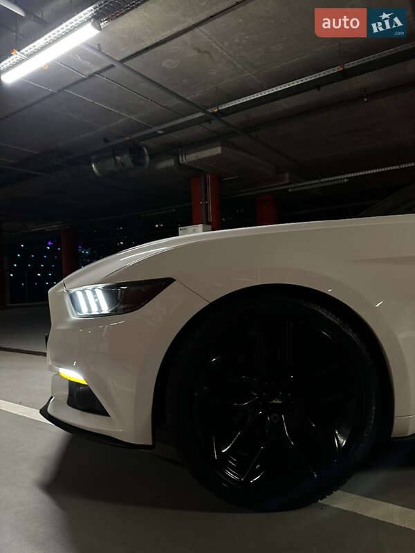 Купе Ford Mustang 2015 в Киеве