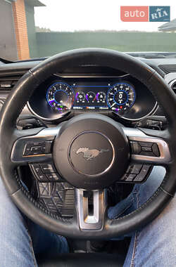 Купе Ford Mustang 2017 в 