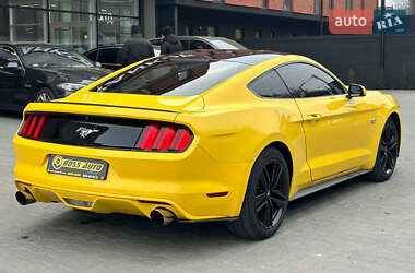 Купе Ford Mustang 2016 в Чернівцях