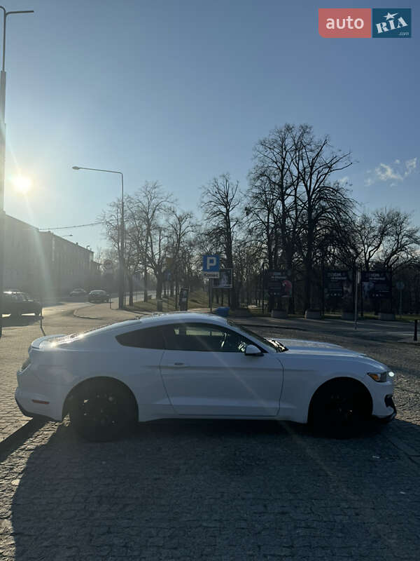 Купе Ford Mustang 2017 в Киеве фото 4 Купе Ford Mustang 2017 в Киеве
