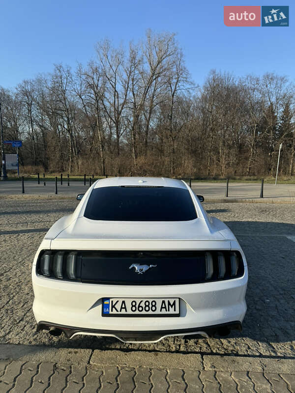 Купе Ford Mustang 2017 в Киеве фото 3 Купе Ford Mustang 2017 в Киеве