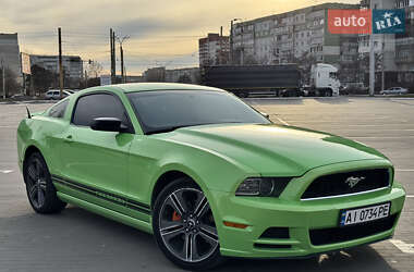 Купе Ford Mustang 2012 в Сумах