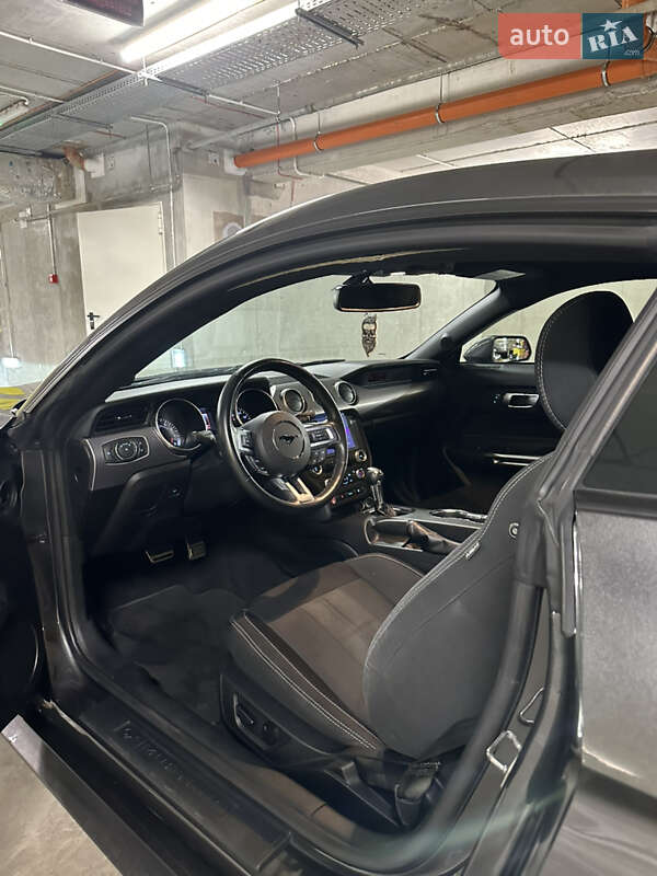 Купе Ford Mustang 2020 в Черновцах