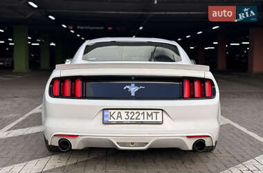 Купе Ford Mustang 2016 в 