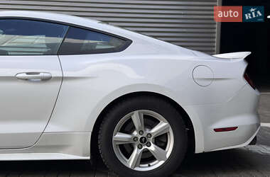 Купе Ford Mustang 2016 в 