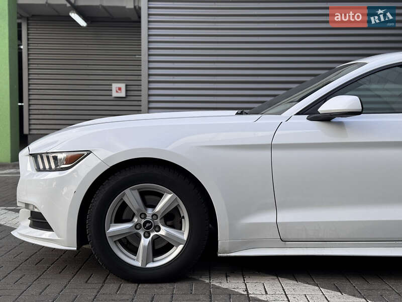 Купе Ford Mustang 2016 в Киеве