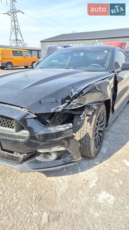 Купе Ford Mustang 2016 в Киеве
