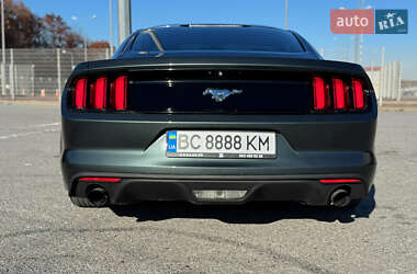 Купе Ford Mustang 2015 в 