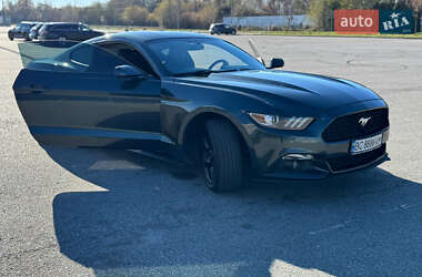 Купе Ford Mustang 2015 в 