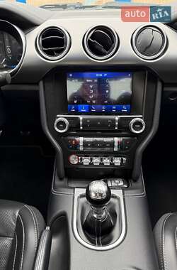 Купе Ford Mustang 2021 в 