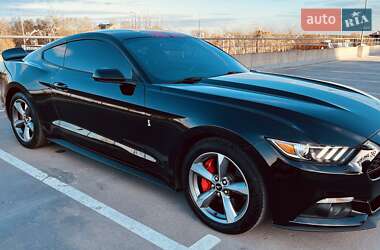 Купе Ford Mustang 2017 в 