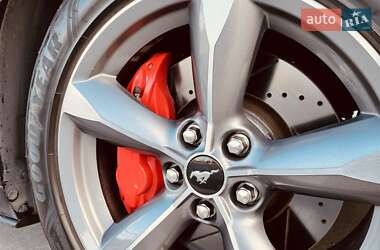 Купе Ford Mustang 2017 в 