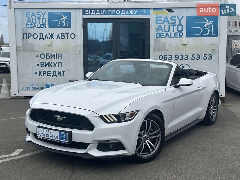 Кабриолет Ford Mustang 2016 в 