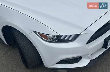 Кабриолет Ford Mustang 2016 в 