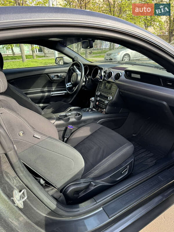 Купе Ford Mustang 2016 в Киеве