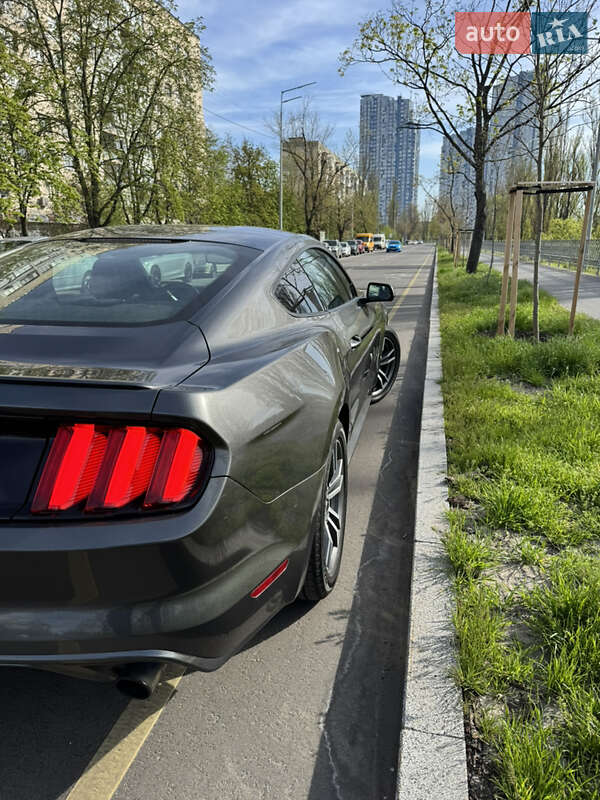 Купе Ford Mustang 2016 в Киеве