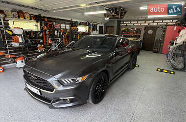 Купе Ford Mustang 2015 в 