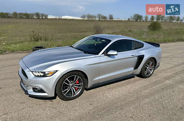 Купе Ford Mustang 2016 в 