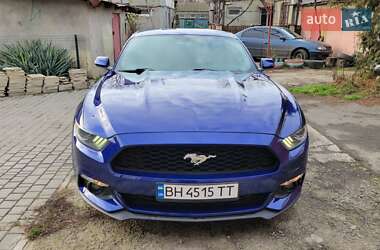 Купе Ford Mustang 2015 в 