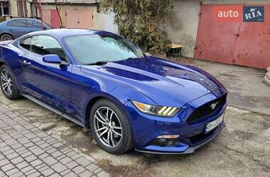 Купе Ford Mustang 2015 в 