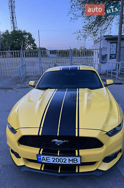 Купе Ford Mustang 2015 в 
