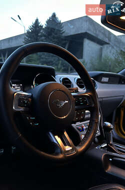 Купе Ford Mustang 2015 в 