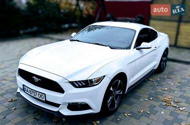 Купе Ford Mustang 2017 в 