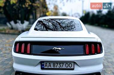 Купе Ford Mustang 2017 в 