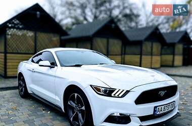Купе Ford Mustang 2017 в 
