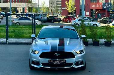 Купе Ford Mustang 2015 в 